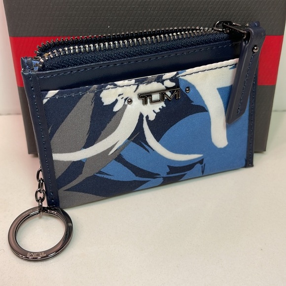 🔆BRAND NEW🔆Tumi Card Case - Picture 1 of 5